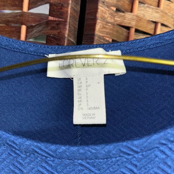 Forever 21 causal dress - Picture 3 of 3